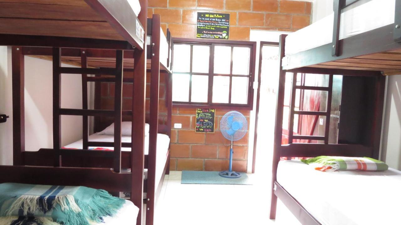 Esperanto Bed & Breakfast Surf Hostel Montañita エクステリア 写真