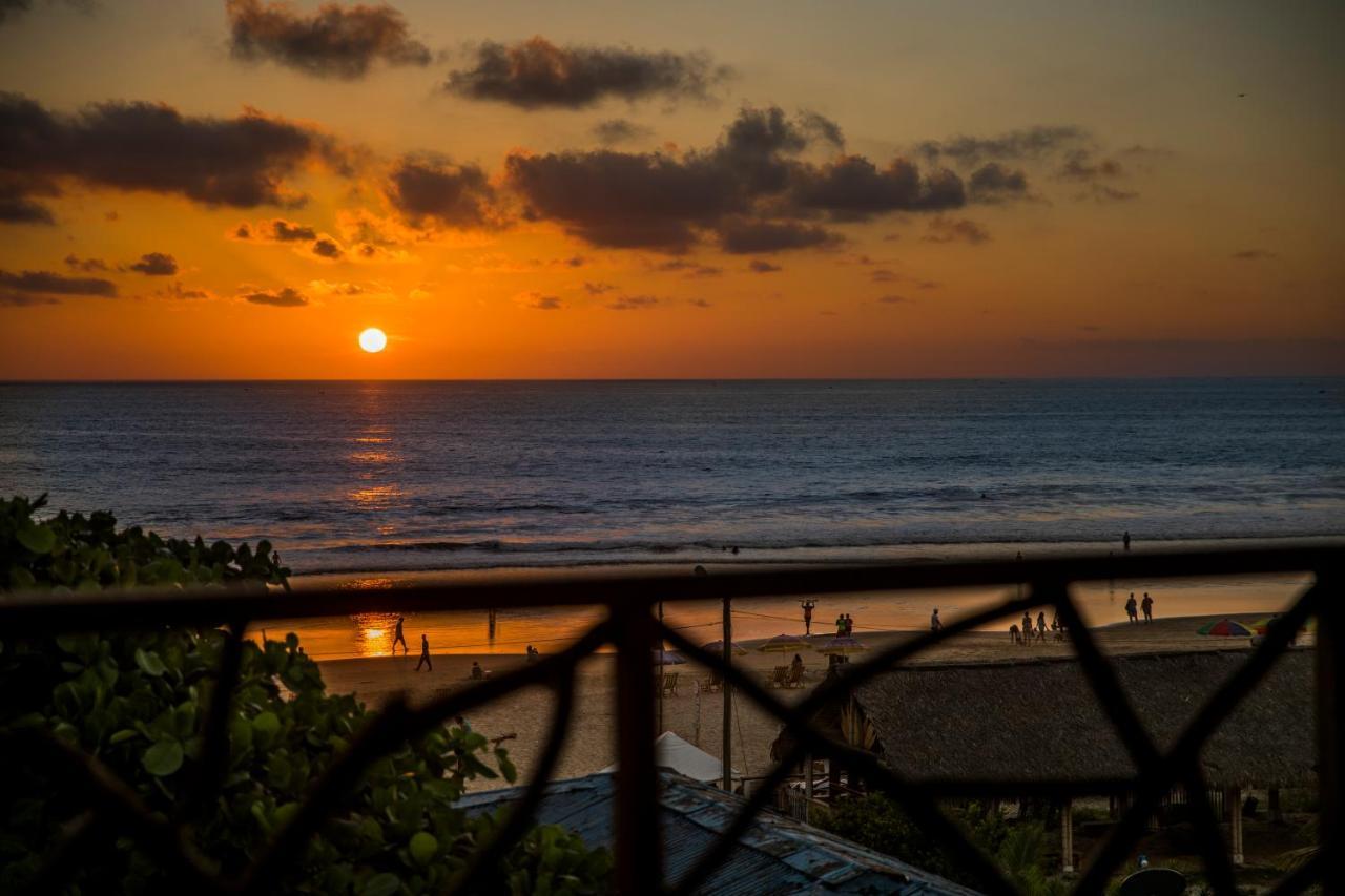 Esperanto Bed & Breakfast Surf Hostel Montañita エクステリア 写真
