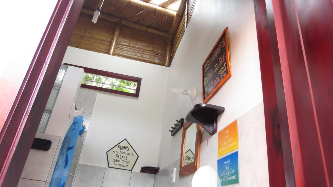 Esperanto Bed & Breakfast Surf Hostel Montañita エクステリア 写真