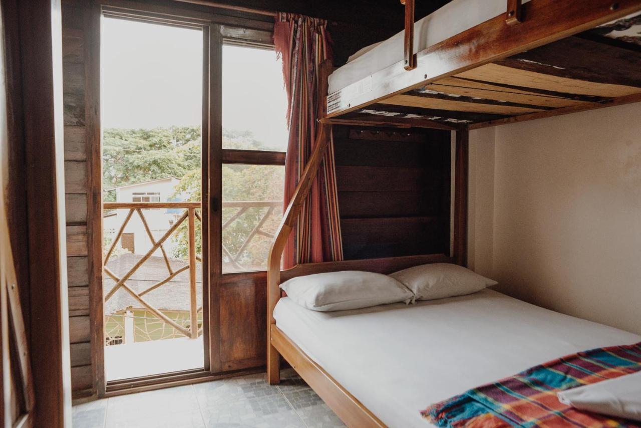 Esperanto Bed & Breakfast Surf Hostel Montañita エクステリア 写真