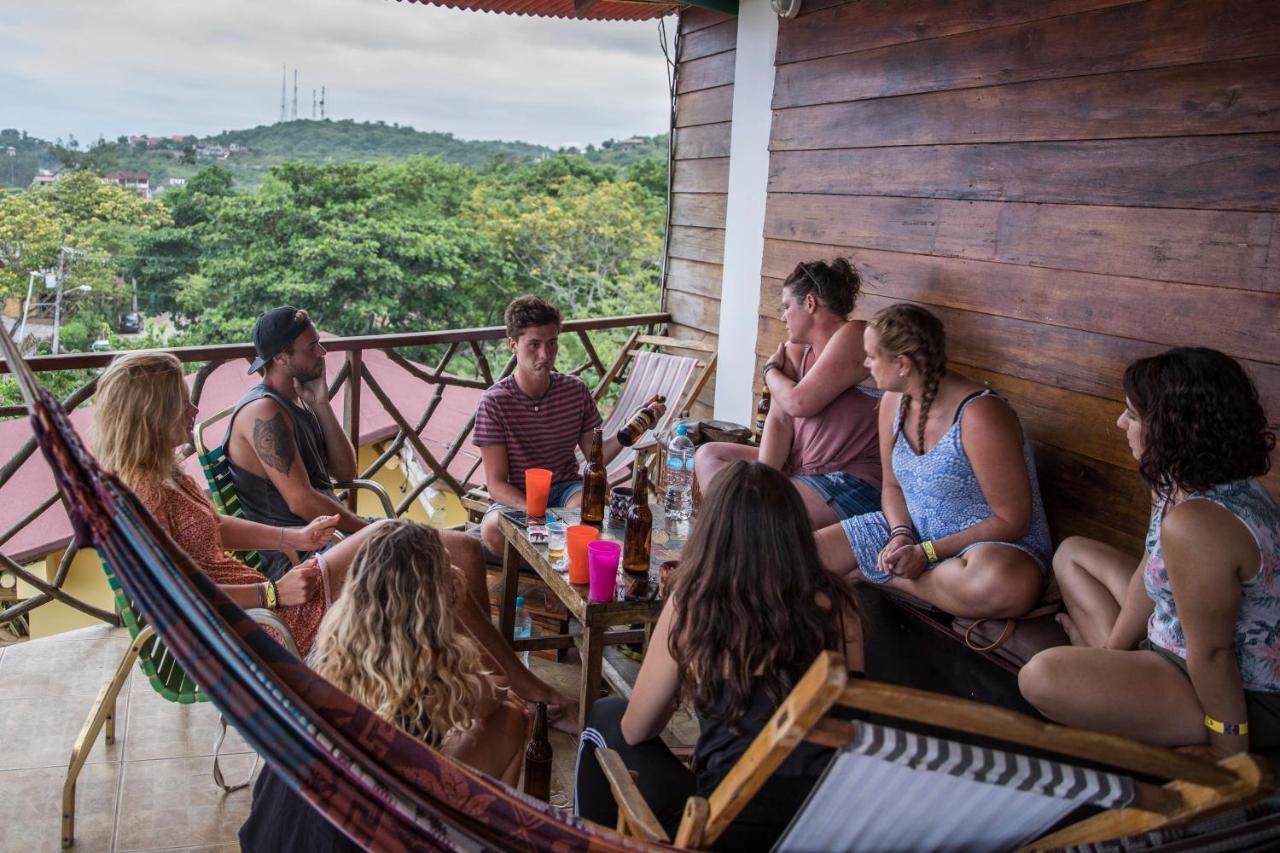 Esperanto Bed & Breakfast Surf Hostel Montañita エクステリア 写真