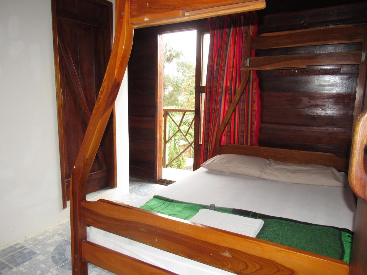 Esperanto Bed & Breakfast Surf Hostel Montañita エクステリア 写真