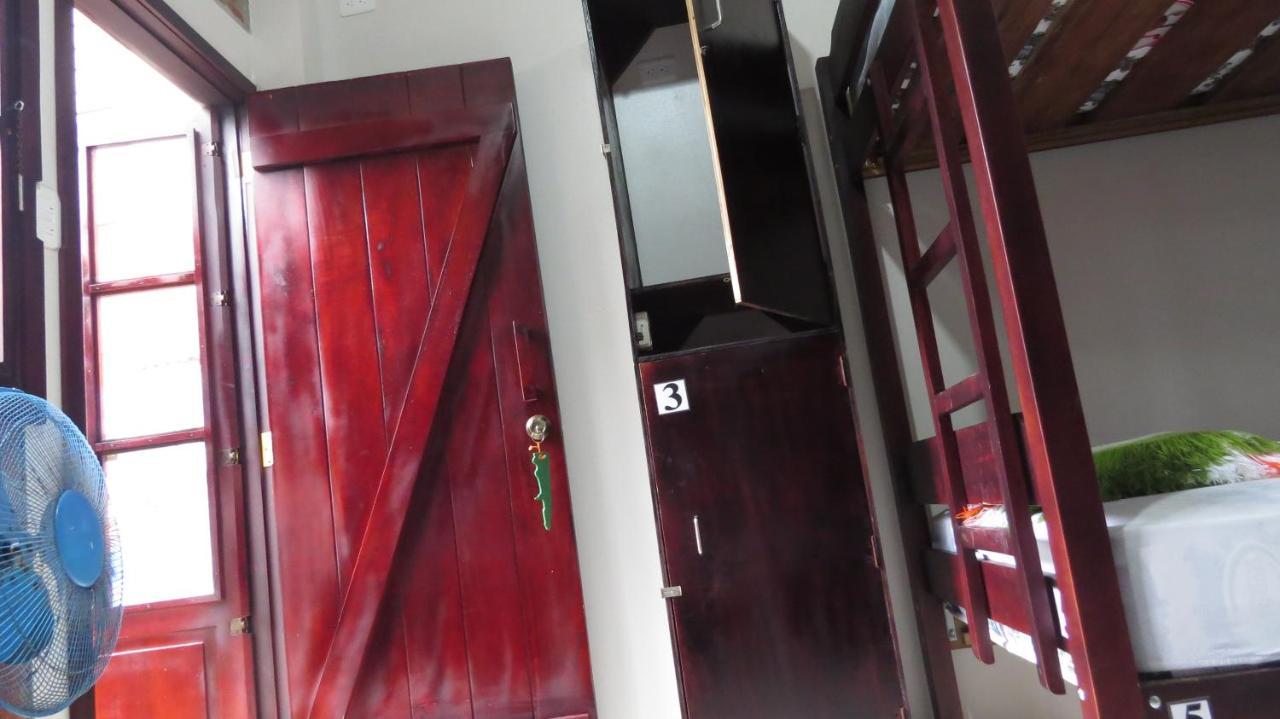 Esperanto Bed & Breakfast Surf Hostel Montañita エクステリア 写真