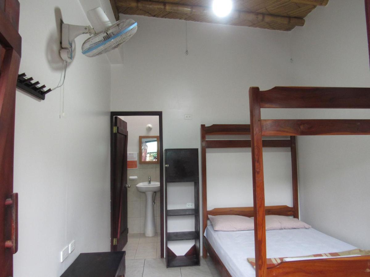 Esperanto Bed & Breakfast Surf Hostel Montañita エクステリア 写真
