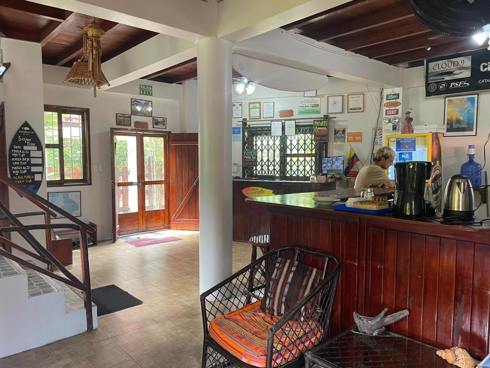 Esperanto Bed & Breakfast Surf Hostel Montañita エクステリア 写真