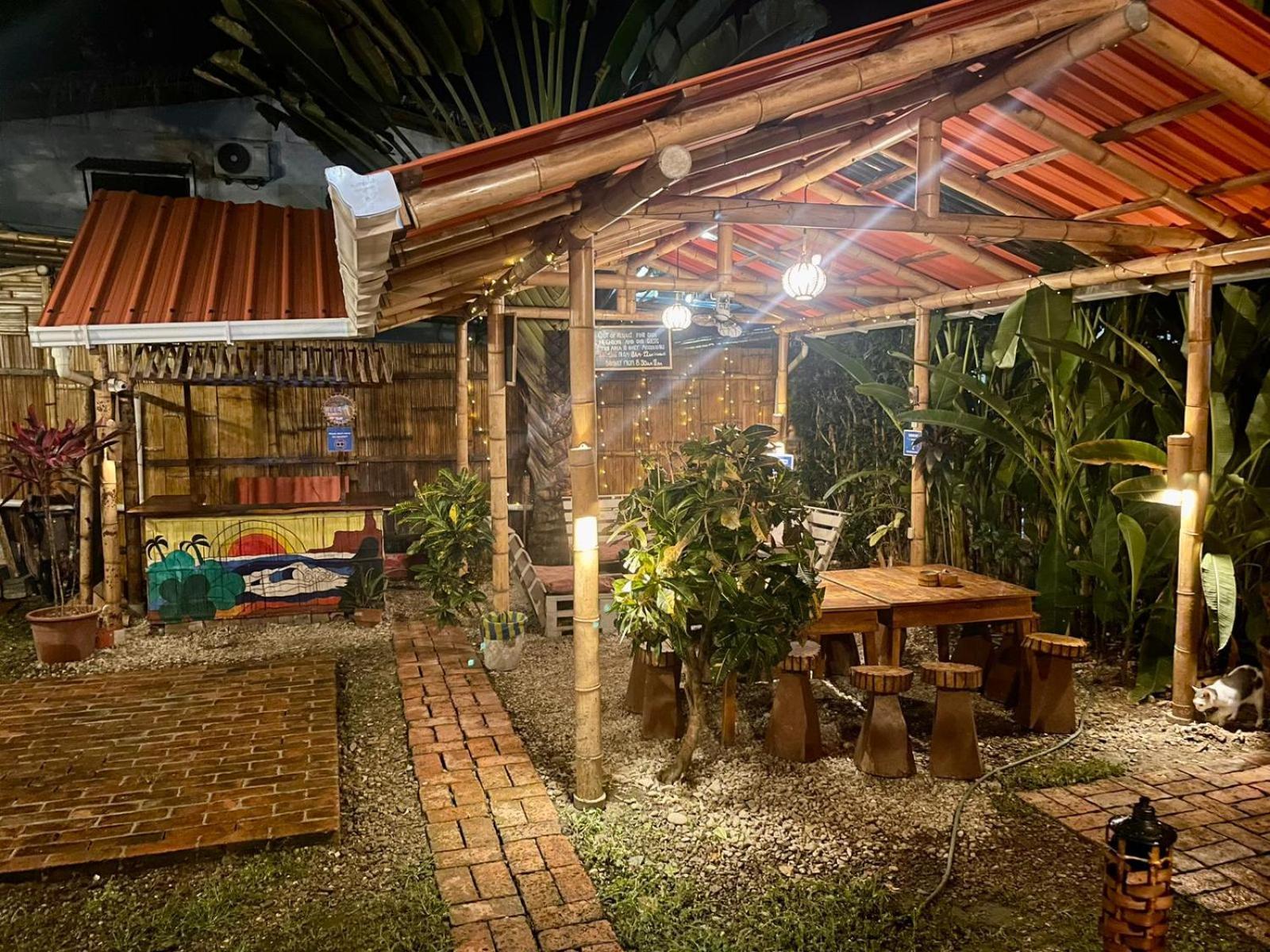 Esperanto Bed & Breakfast Surf Hostel Montañita エクステリア 写真