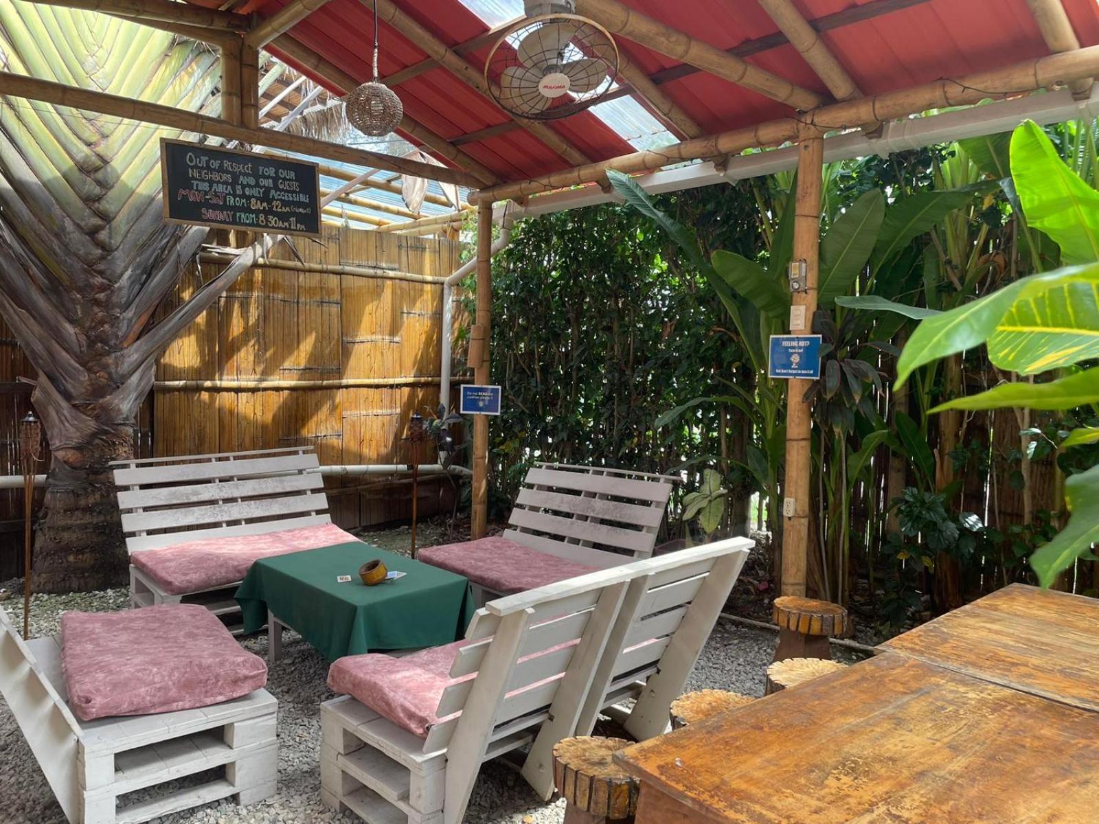 Esperanto Bed & Breakfast Surf Hostel Montañita エクステリア 写真