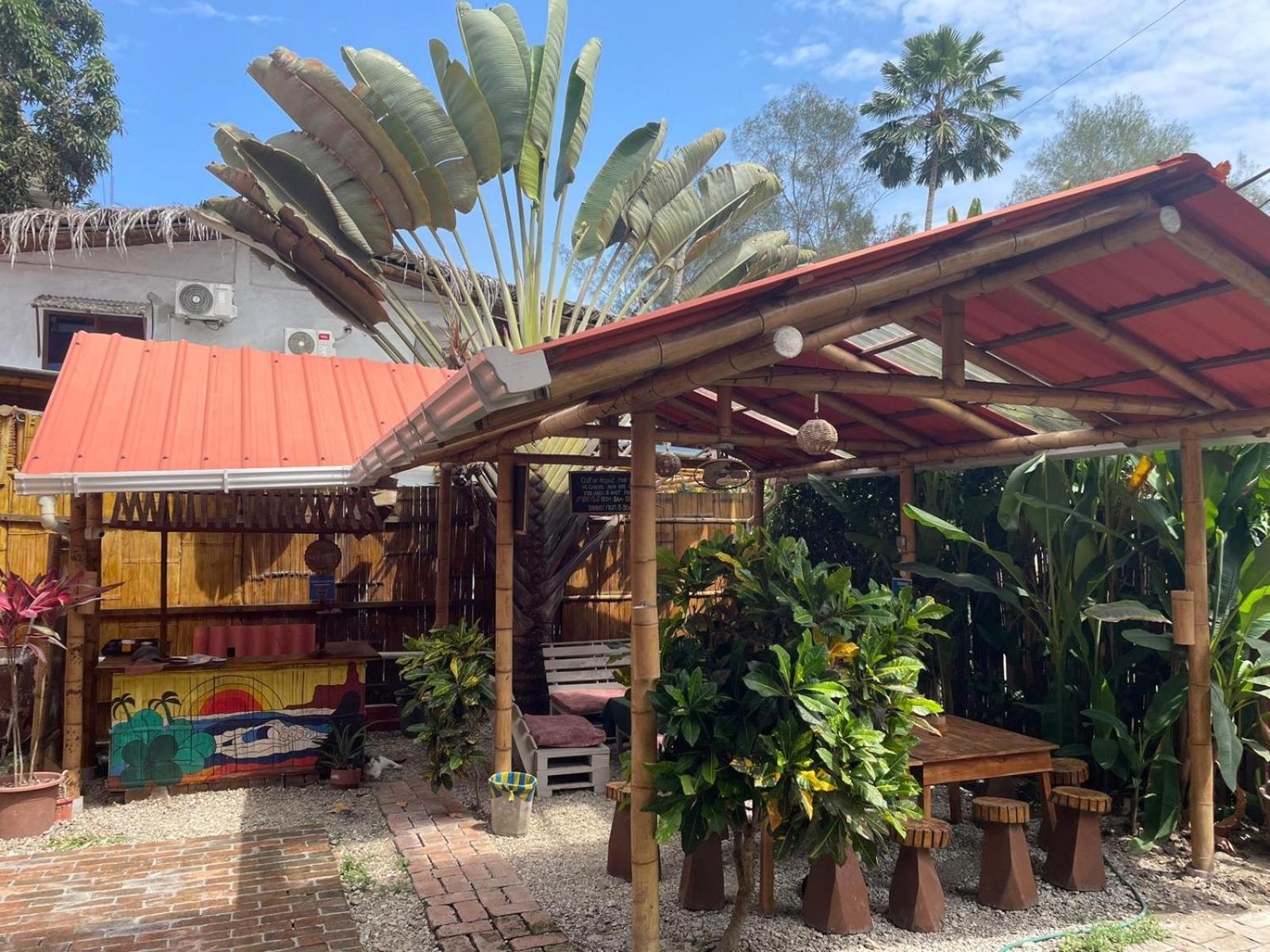 Esperanto Bed & Breakfast Surf Hostel Montañita エクステリア 写真
